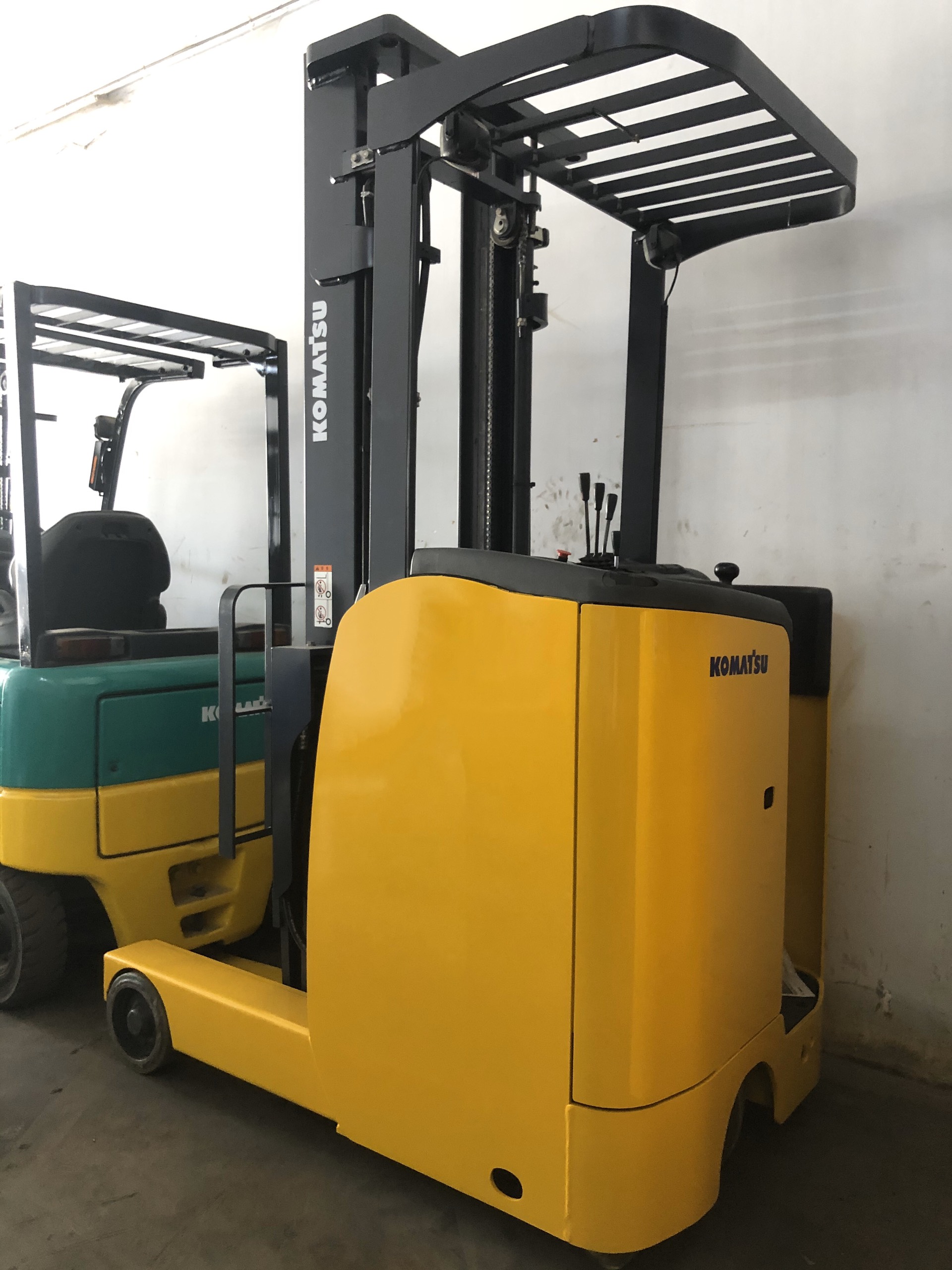 xe nang dien komatsu cu FB15RL-15 KOMATSU.jpg (626 KB)